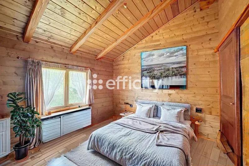 Maison - 260 m² - 10 pièces