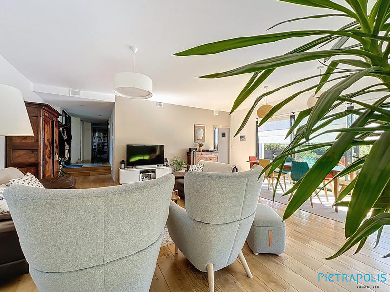 Maison contemporaine - 180 m² - 7 pièces