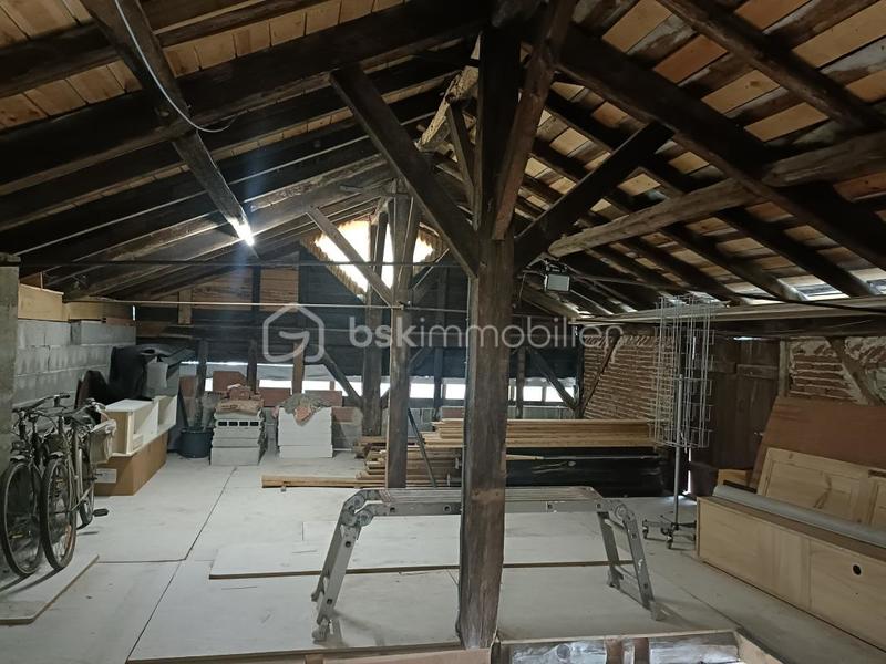 Demeure - 255 m² - 12 pièces