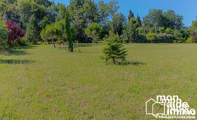 Terrain - 1 800 m²