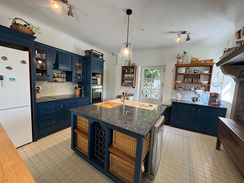 Château - 614 m² - 21 pièces