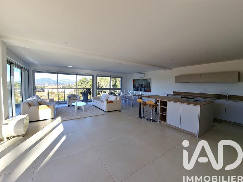 Maison - 290 m² - 7 pièces