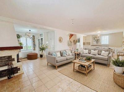 Pavillon - 140 m² - 7 pièces