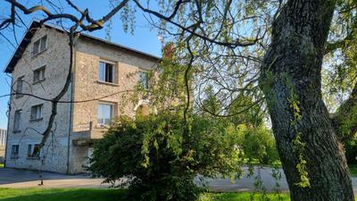 Maison - 260 m² - 13 pièces