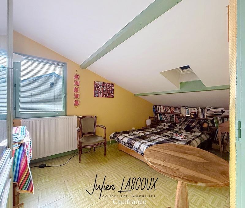 Maison - 215 m² - 11 pièces