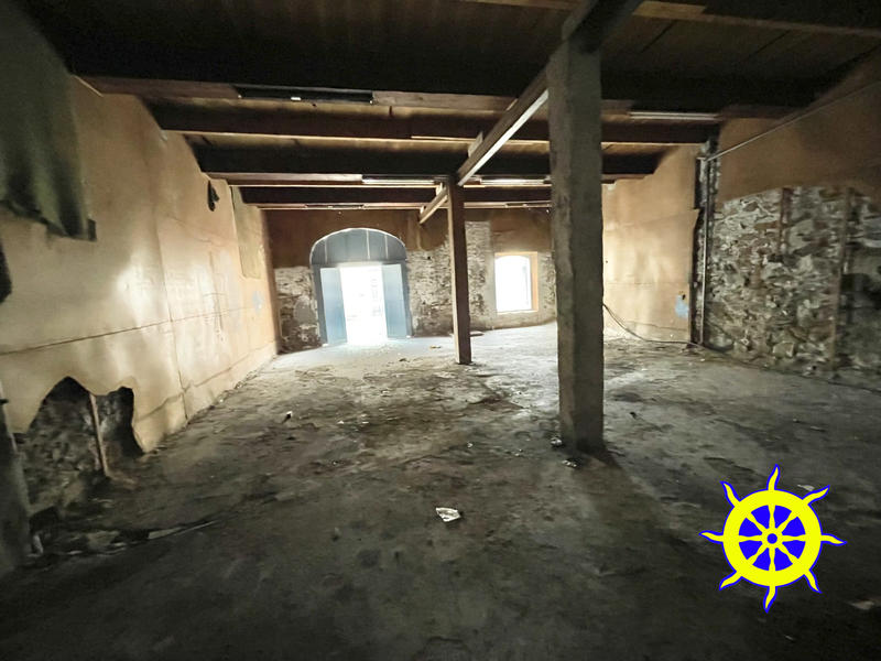 Parking / Garage - 90 m²