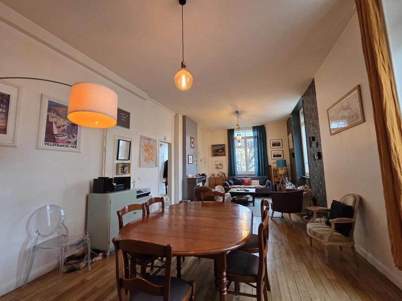 Appartement - 166 m² - 6 pièces