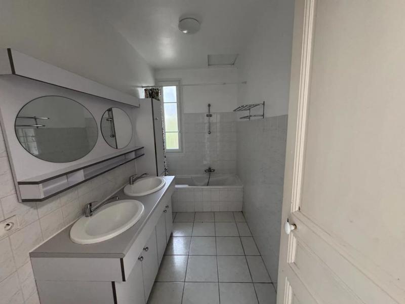 Divers - 10 000 m² - 4 pièces