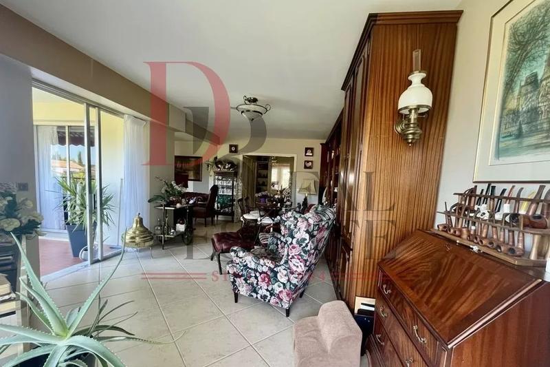 Appartement - 93 m² - 4 pièces