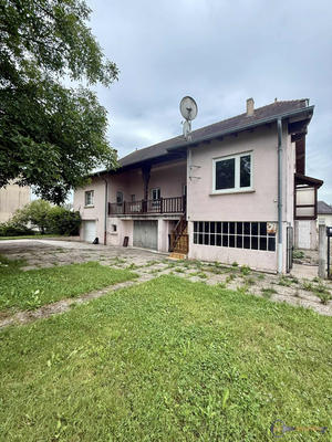 Maison - 261 m² - 10 pièces