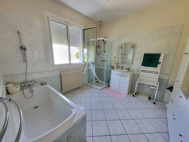 Maison - 190 m² - 8 pièces