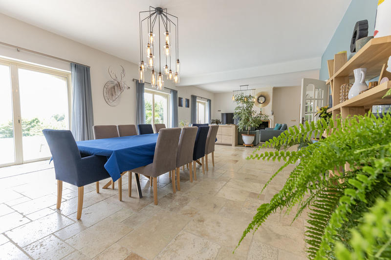 Maison - 396 m² - 9 pièces