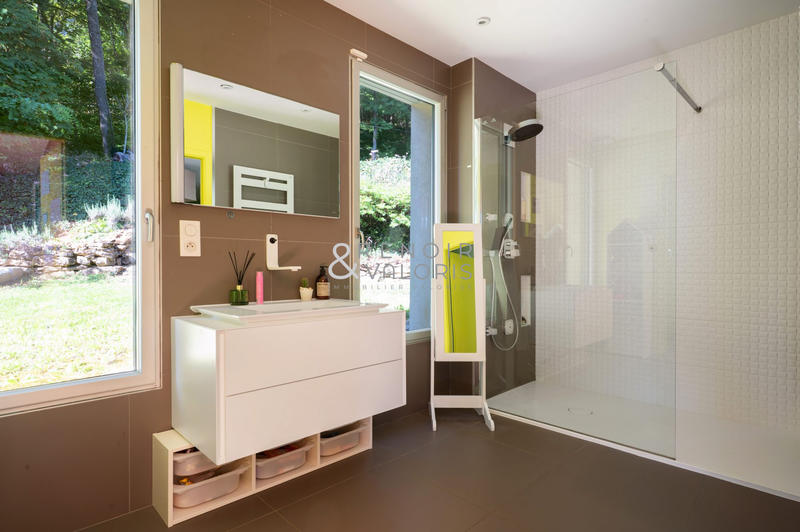 Villa - 316 m² - 6 pièces