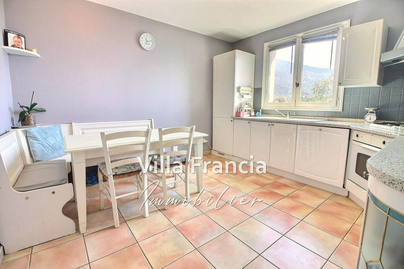 Maison - 211 m² - 5 pièces