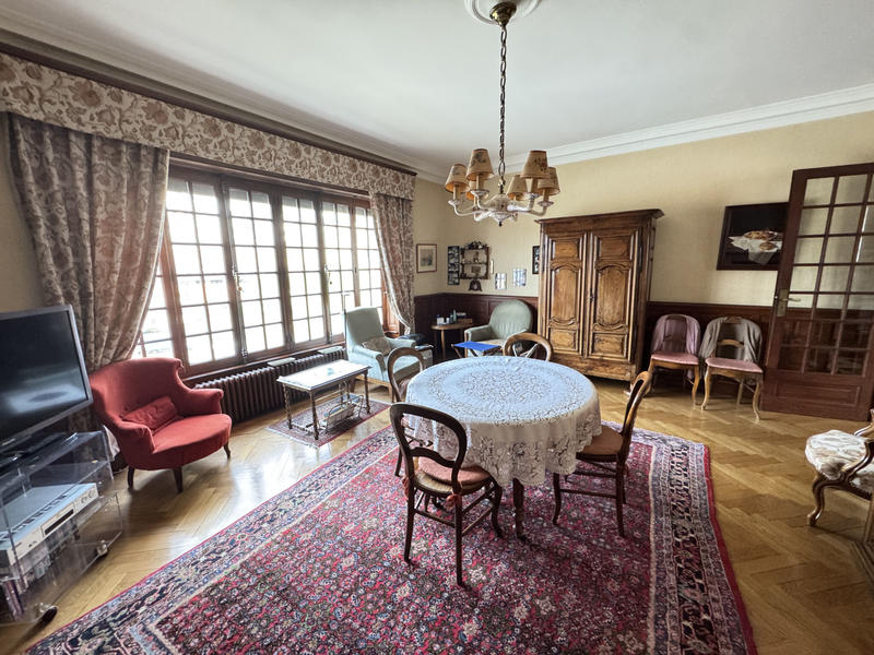 Maison - 316 m² - 9 pièces