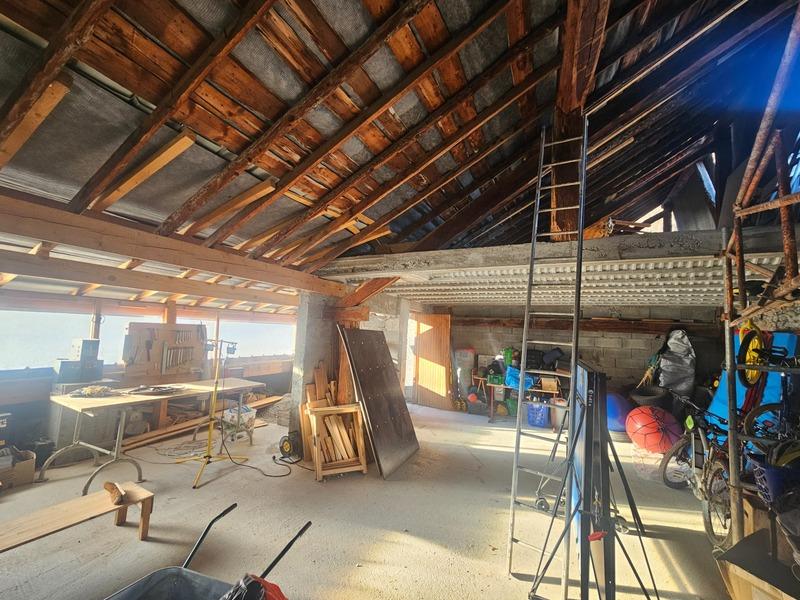 Maison - 250 m² - 8 pièces