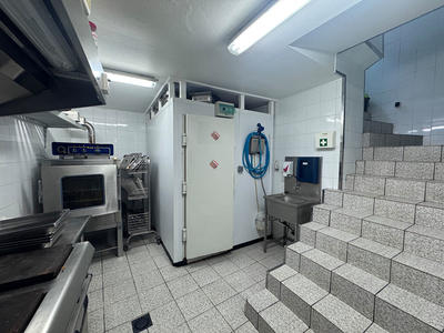Local commercial - 220 m²