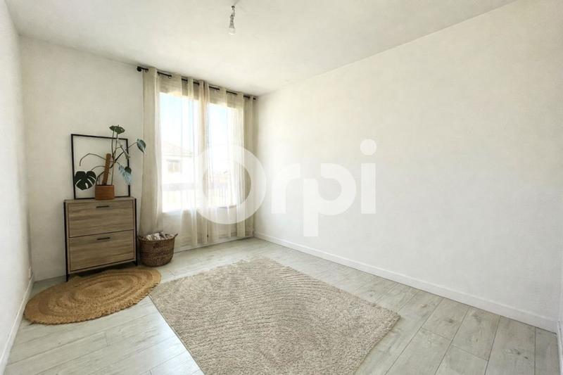 Appartement - 95 m² - 5 pièces