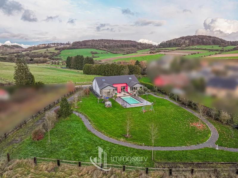 Maison - 240 m² - 7 pièces