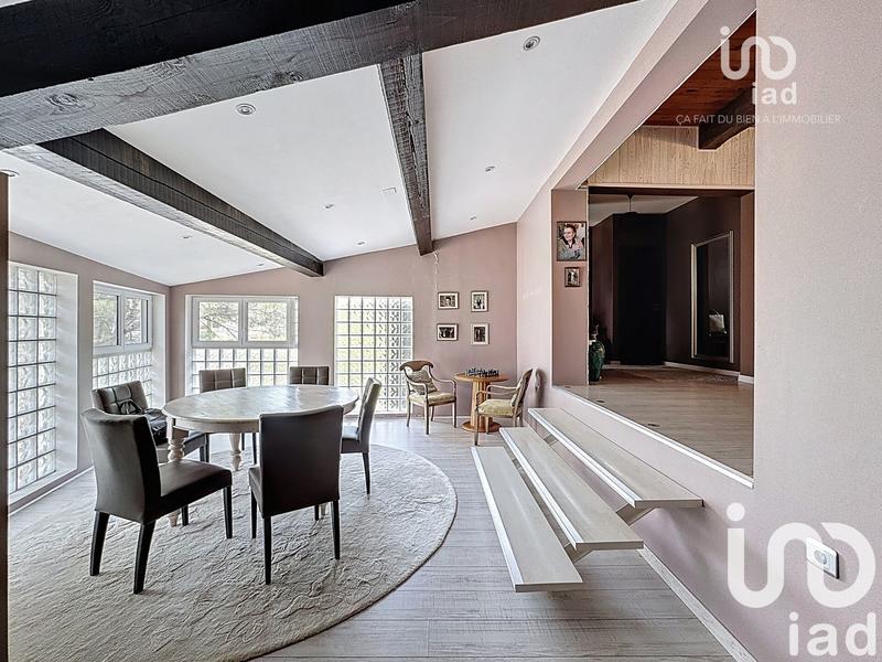 Maison - 246 m² - 7 pièces