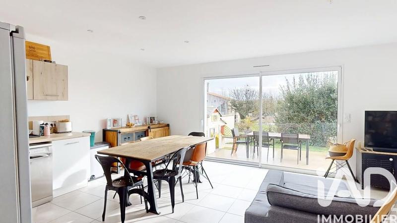 Maison - 90 m² - 5 pièces