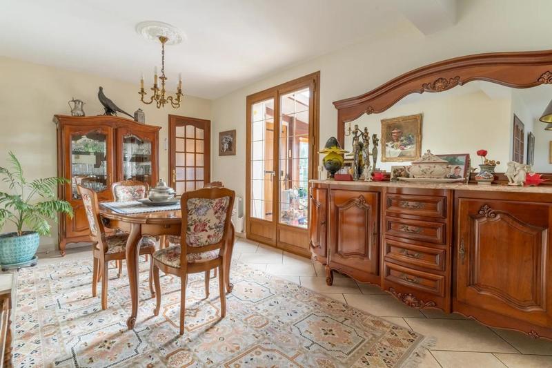 Maison - 220 m² - 8 pièces