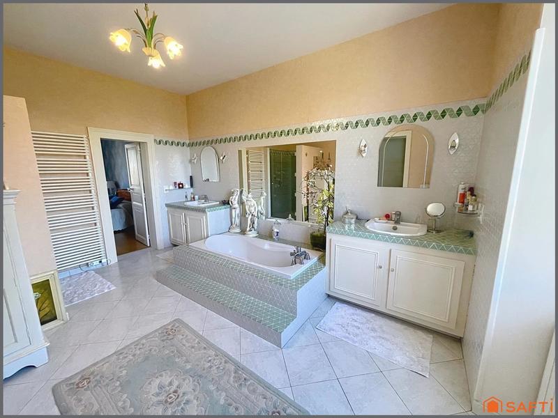 Maison de maîtres - 620 m² - 18 pièces