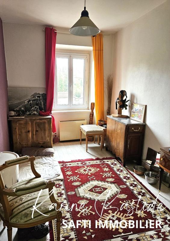 Maison - 140 m² - 14 pièces