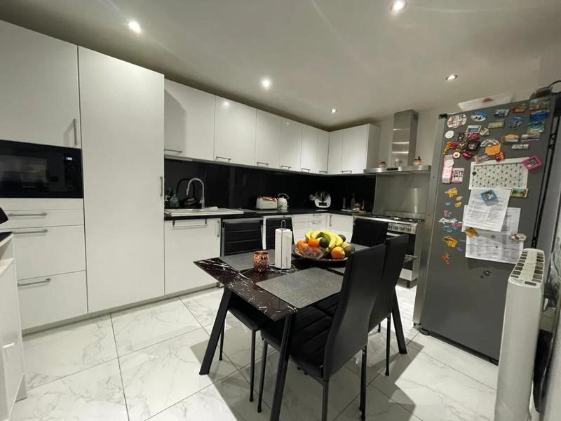 Maison - 87 m² - 6 pièces