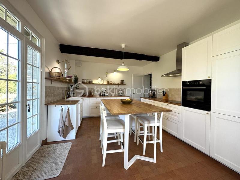 Maison en pierre - 333 m² - 11 pièces