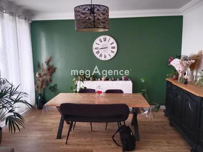 Appartement - 80 m² - 3 pièces