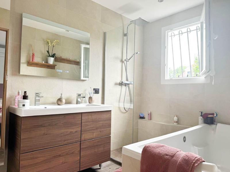 Maison - 170 m² - 7 pièces