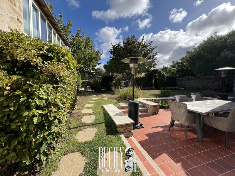 Maison - 318 m² - 9 pièces