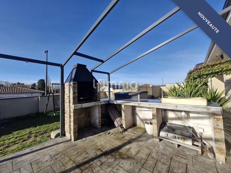 Maison - 200 m² - 7 pièces