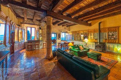 Maison - 460 m² - 11 pièces