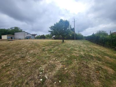 Terrain - 2 300 m²