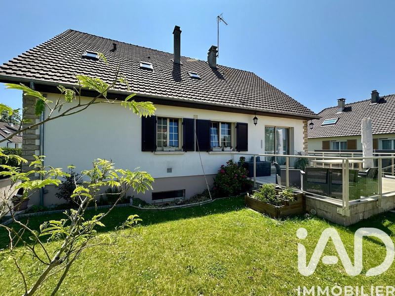 Maison - 185 m² - 8 pièces