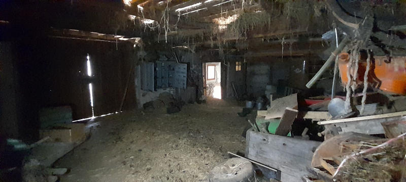 Maison - 300 m² - 2 pièces