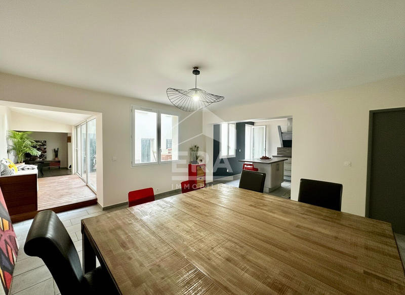 Villa - 290 m² - 9 pièces