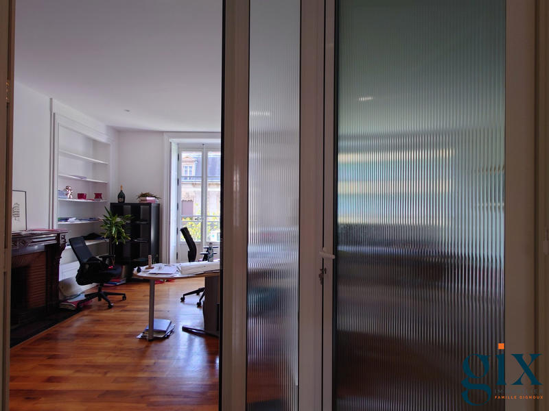 Appartement - 180 m² - 7 pièces