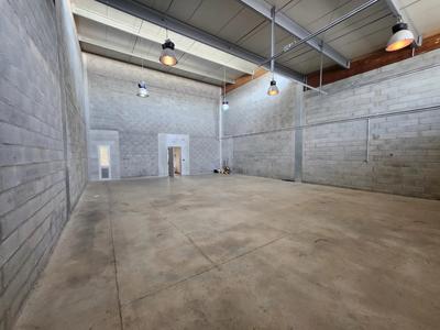 Local commercial - 120 m² - 3 pièces