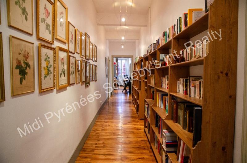 Maison - 580 m² - 16 pièces