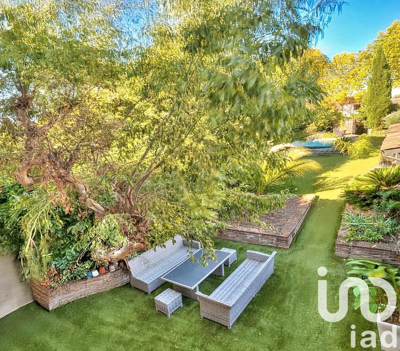 Maison - 315 m² - 10 pièces