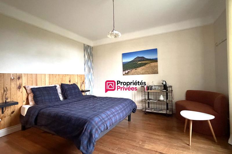 Maison - 200 m² - 6 pièces