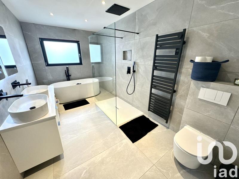 Maison - 158 m² - 6 pièces