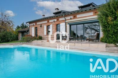 Maison - 260 m² - 9 pièces