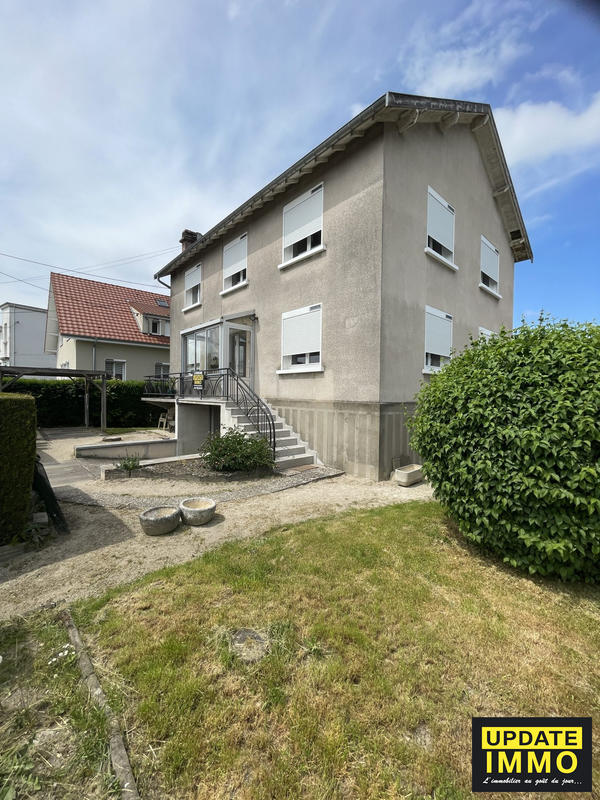 Maison - 137 m² - 8 pièces