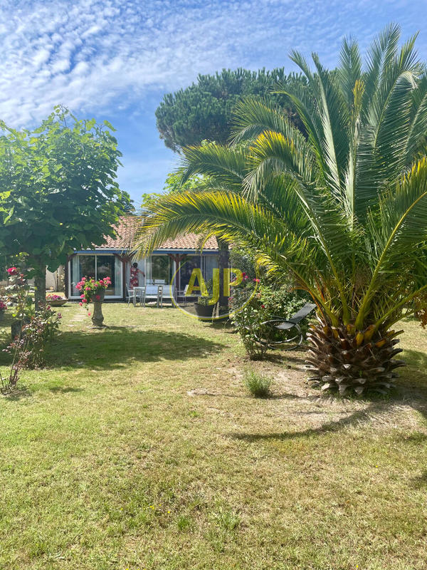 Maison - 217 m² - 7 pièces