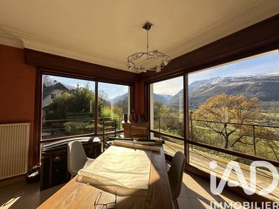 Maison - 175 m² - 8 pièces