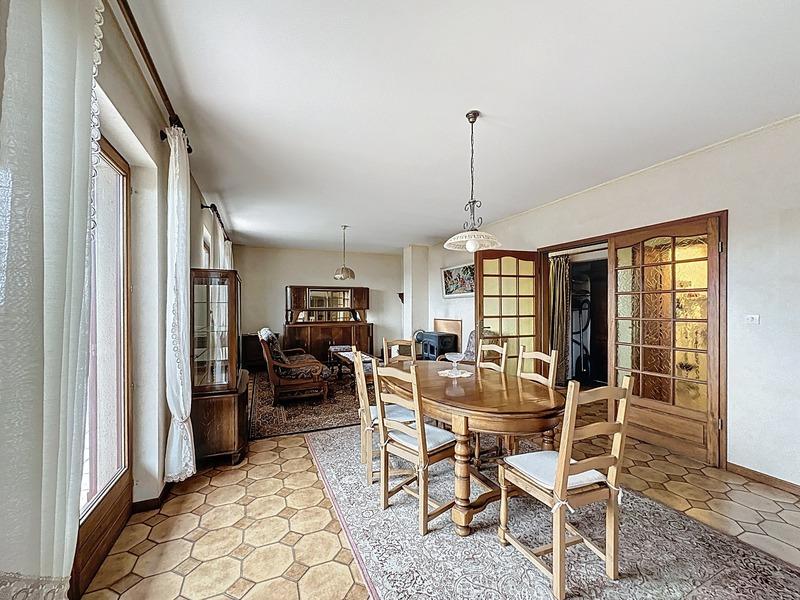 Maison - 186 m² - 8 pièces